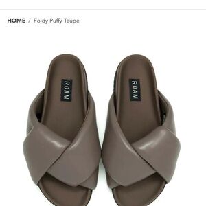 ROAM Women's Puffy Sandals in Taupe